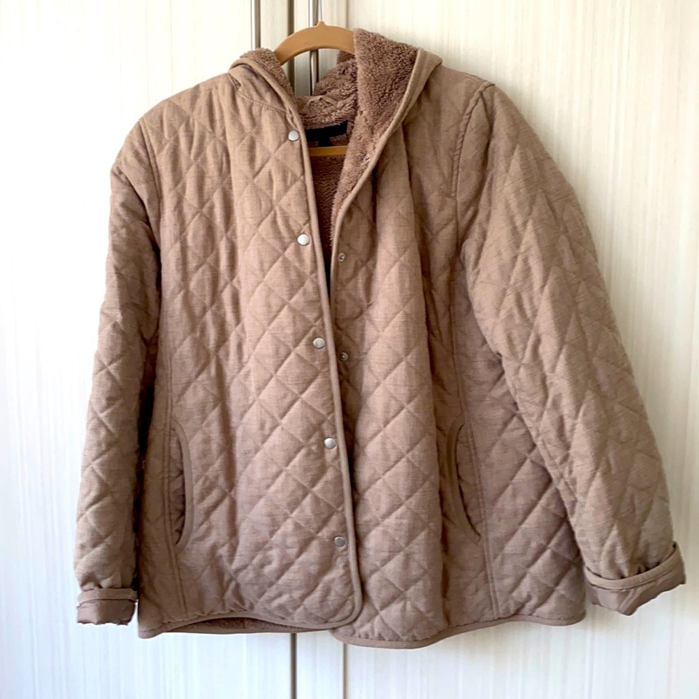 Large Beige Quilted Uniqlo Jacket with Hood
